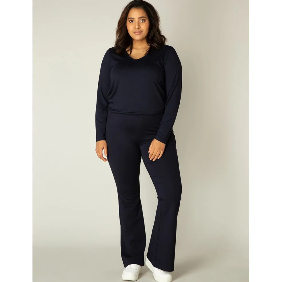 broek_base_level_curvy_al_5.webp Broek Base level curvy Allie D.blauw 7000011