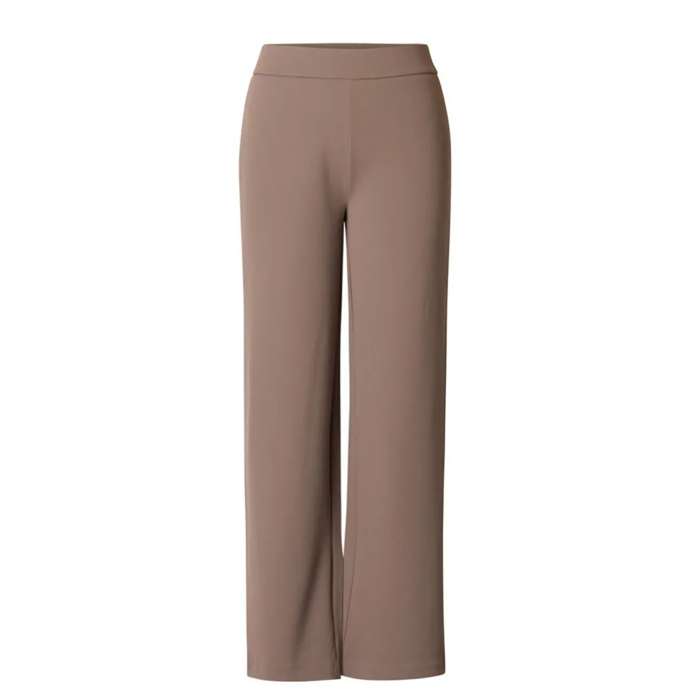 broek_base_level_curvy_dt_1.webp Broek Base Level Curvy D.taupe Arah 7000092
