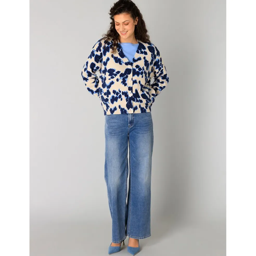 cardigan_yest_beige_kobal_3.webp Cardigan Yest beige kobalt Resa 0005165