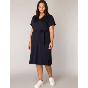 Kleed Base Level Curvy D.blauw Yenna 7000083