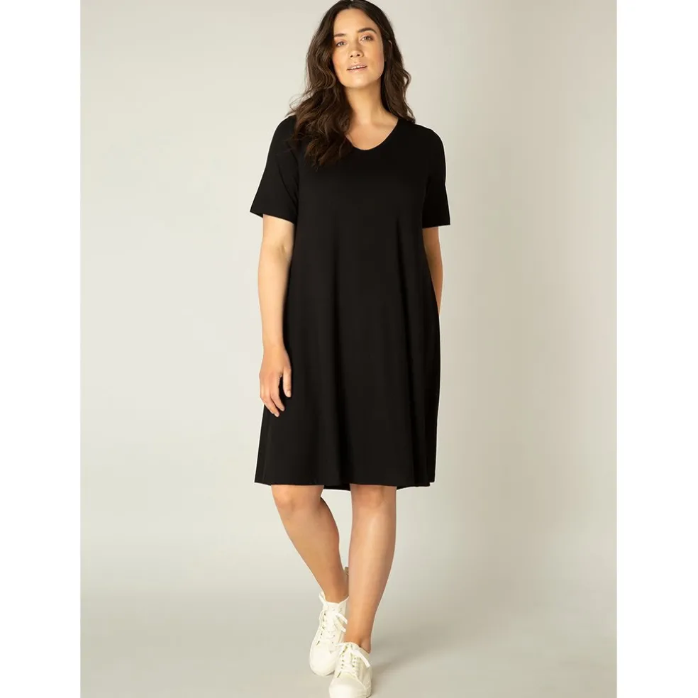 kleed_base_level_curvy_zw_4.webp Kleed Base Level Curvy zwart Abernathy 7000027