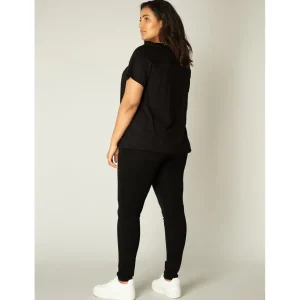 Shirt Base level curvy Yoni zwart 7000033