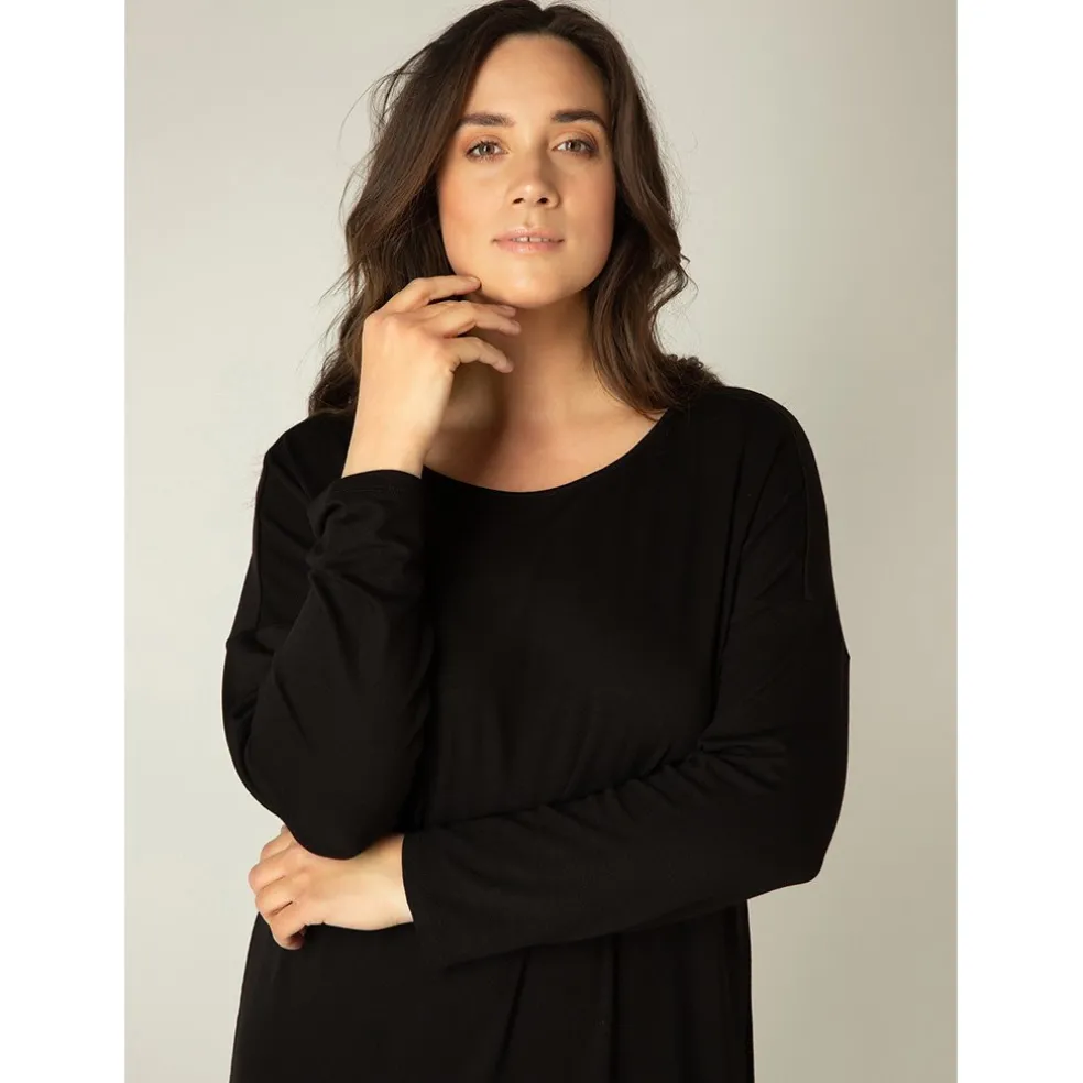 shirt_base_level_curvy_zw_1.webp Shirt Base Level Curvy Zwart Adele 7000022