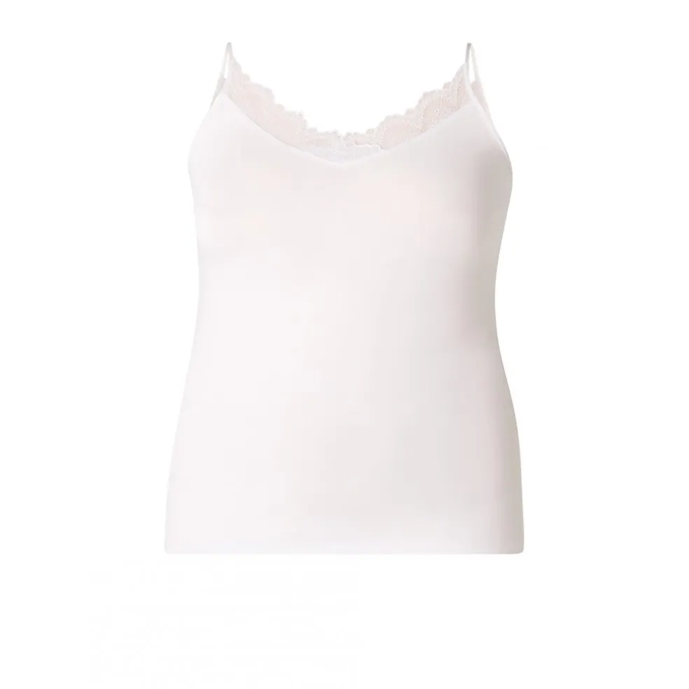 top_base_level_curvy_kant_1.webp Top Base Level Curvy kant wit Yelina 7000105