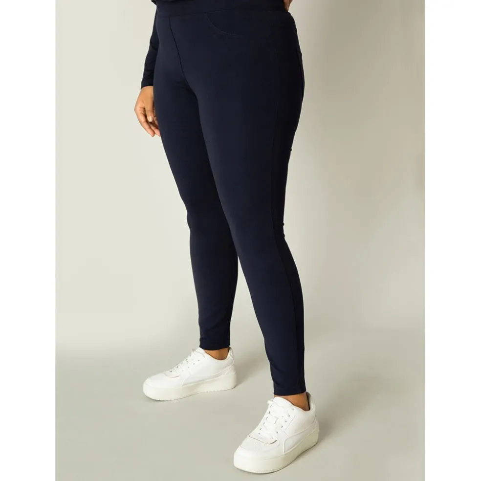 tregging_base_level_curvy_4-1.webp Tregging Base Level Curvy D.blauw Arnika 7000005